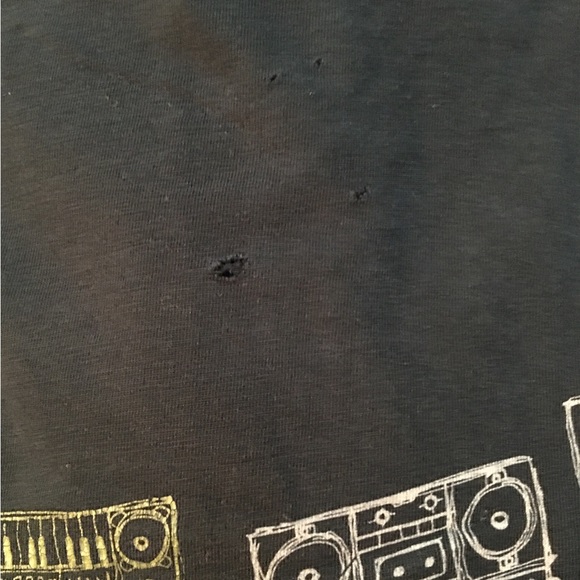 VINTAGE UBIQUITY (HAND CUT) SLEEVELESS T SHIRT - SIZE LARGE (BOOM BOX PRINT) - Picture 3 of 3